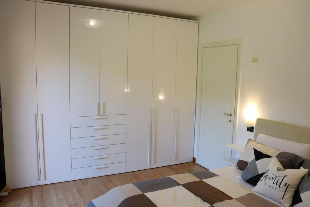 Appartement Dans Un Terrain De Golf, 5 Min De La Mer En Voiture, Parking Gratuit Cogoleto Luaran gambar