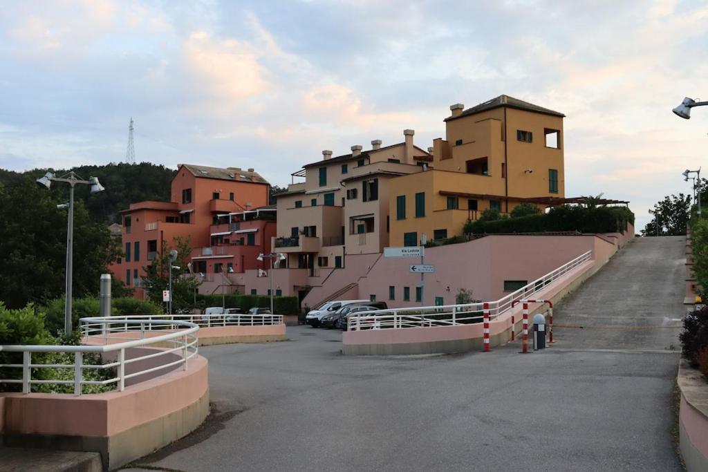 Appartement Dans Un Terrain De Golf, 5 Min De La Mer En Voiture, Parking Gratuit Cogoleto Luaran gambar